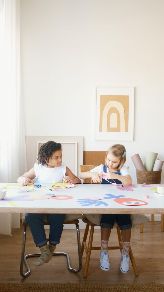 Activité manuelle en feutrine: Un petit panier de Pâques en forme de Lapinou